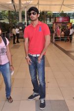Sushant Singh Rajput snapped after he arrive from Ahmedabad in Mumbai Airport on 4th Sept 2013 (27).JPG